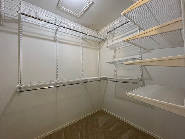 Building Photo - AVAILABLE NOW--3 BEDROOM 2 BATH HOME IN TCU AREA