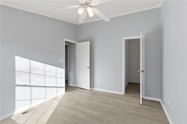 Building Photo - 5320 Long Branch Rd