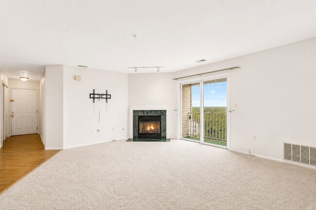 Building Photo - 1636 King Ct