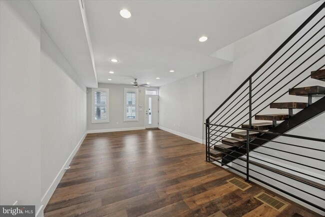 Building Photo - 2222 Wharton St