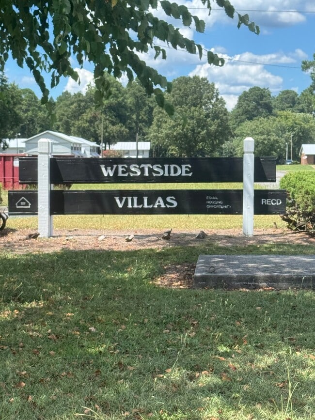 Building Photo - Westside