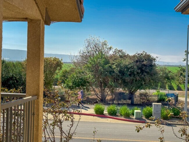 Building Photo - Seabreeze Apartment Homes - www.seabreezeapartmentslompoc.com