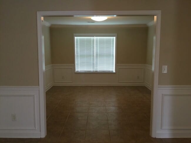 Building Photo - 5622 Falls Ridge Ln