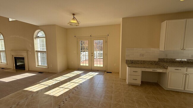 Building Photo - Spacious Colonial in Austin Ridge