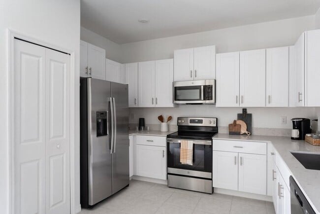 Building Photo - 37722 Leafside Ln