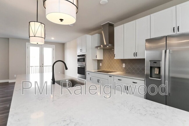 Building Photo - 1245 S Blount St