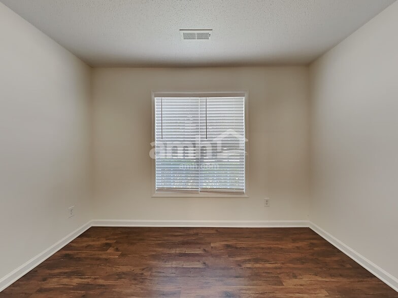 Building Photo - 148 Tudor Downs Rd