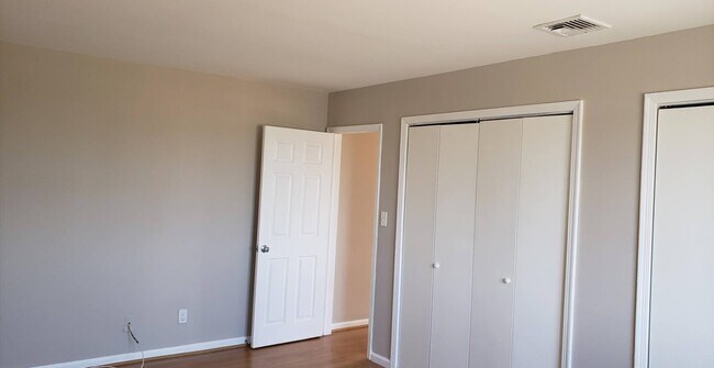 Building Photo - 47 BERGEN Blvd