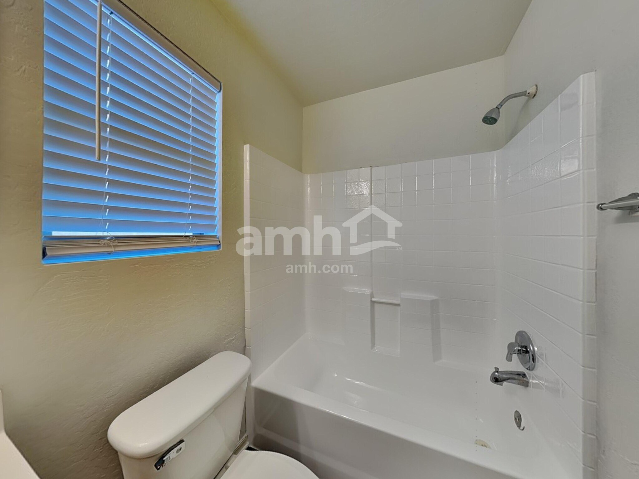 Building Photo - 3417 S 98th Ln