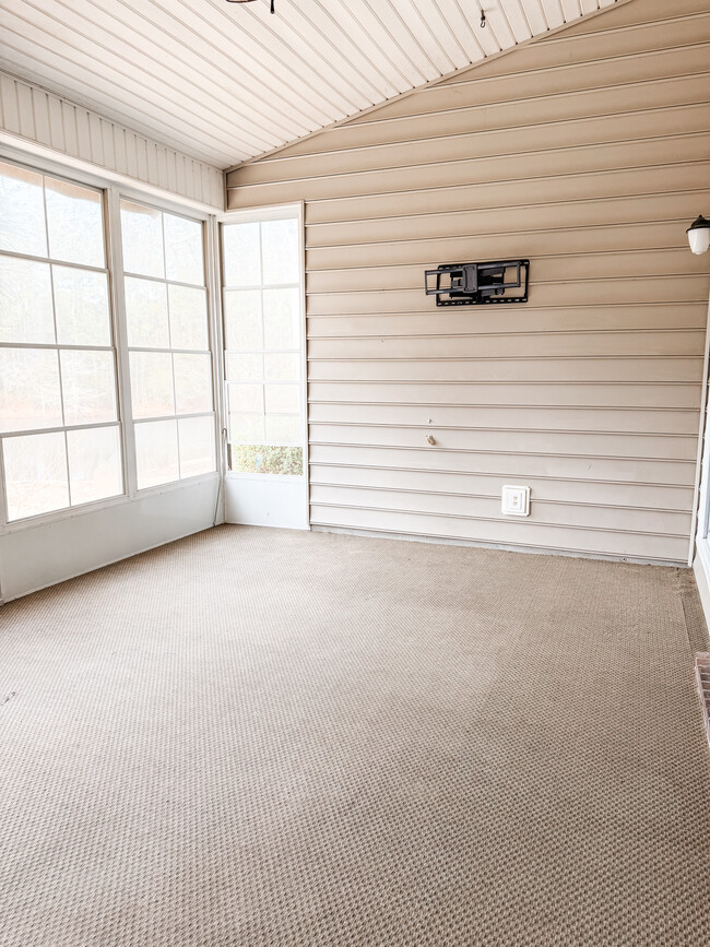 Building Photo - 338 Camden Cir