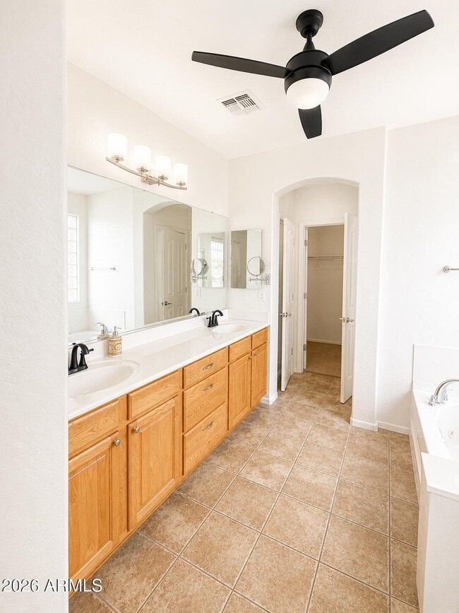Building Photo - 4325 E Vallejo Ct