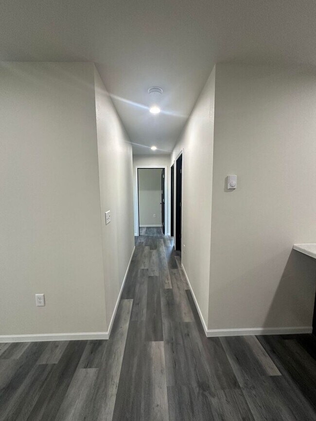 Building Photo - 3 Bedroom Duplex