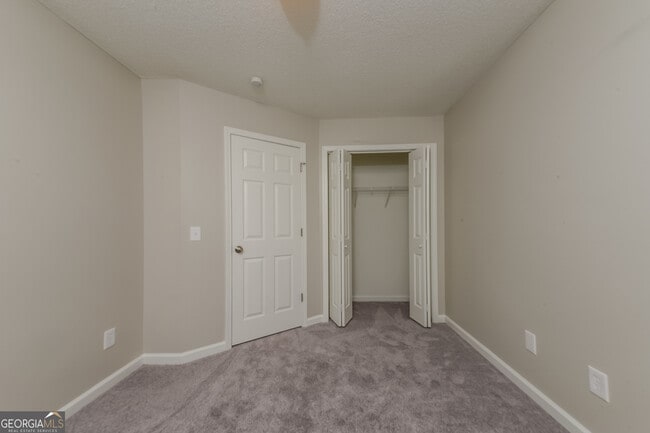 Building Photo - 3667 Sapphire Ct