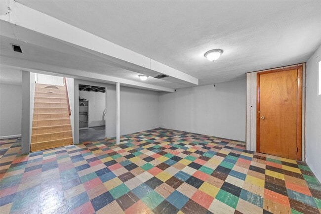 Building Photo - 3735 Koeln Ave