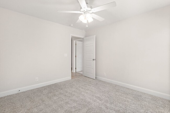 Building Photo - 1402 Dan Brown Dr