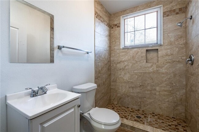 Building Photo - 406 Paines Ave NW