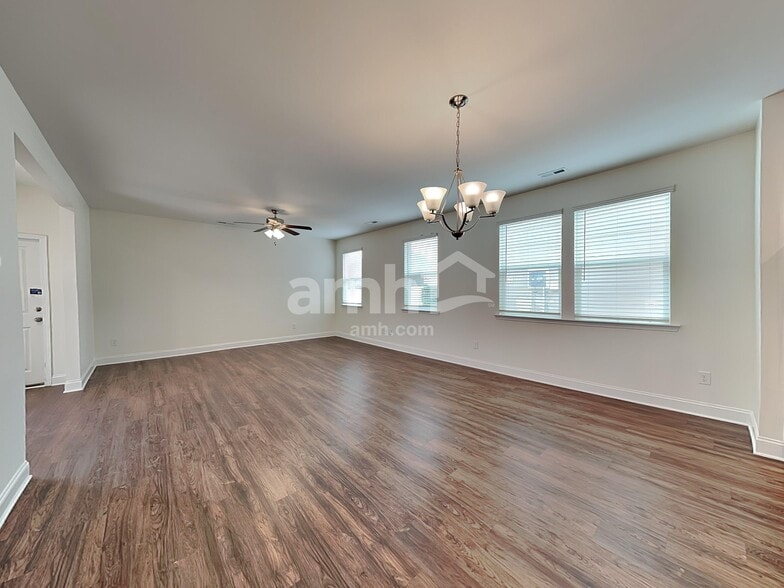 Building Photo - 427 Catawba St