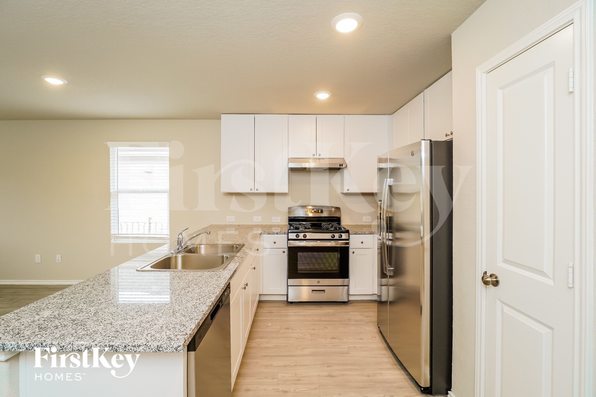 Building Photo - 13115 Rosemary Cove