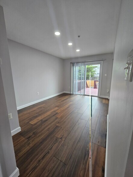 Building Photo - 10624 Riva Pl