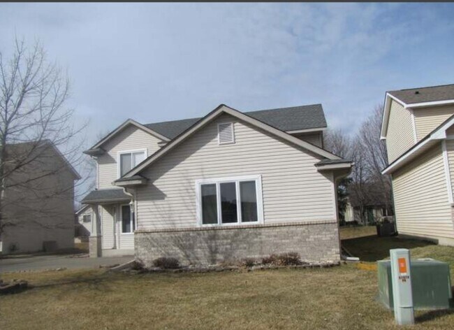 Building Photo - 1624 Philipp Way
