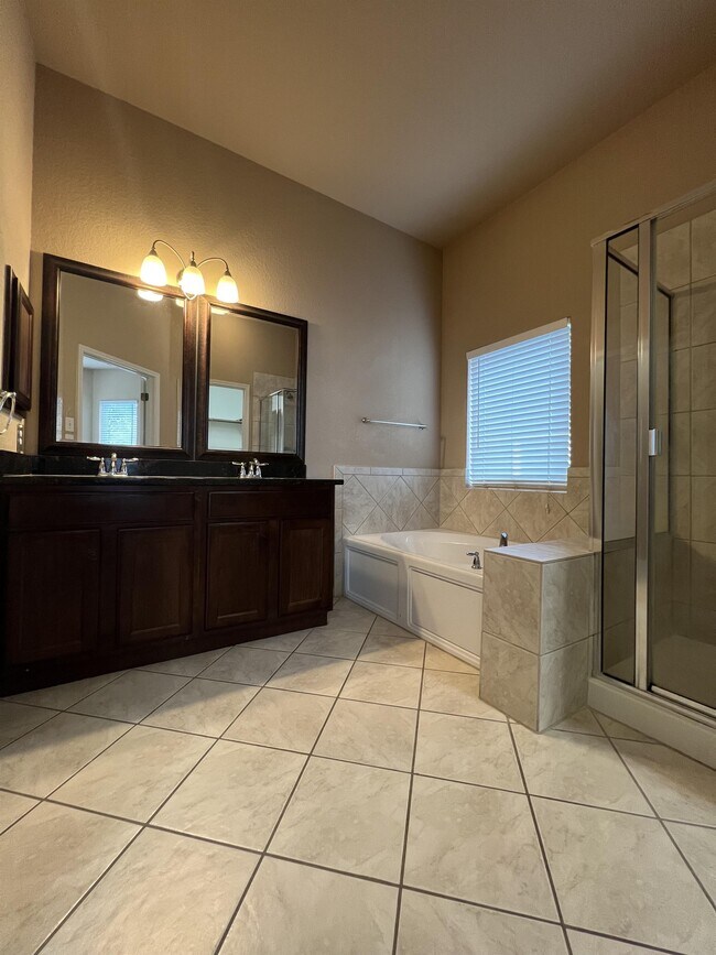 Building Photo - 25030 Buttermilk Ln