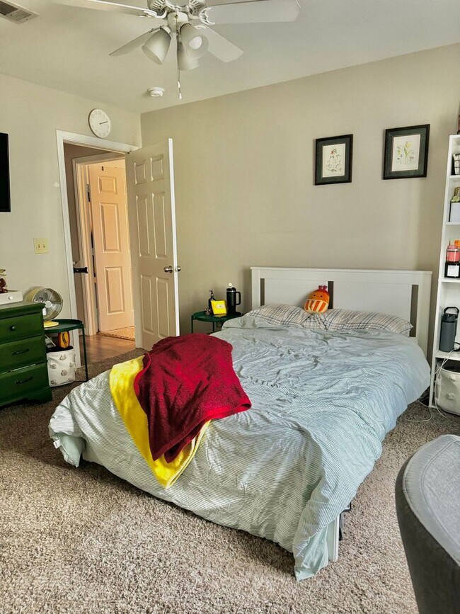 Building Photo - 2511 Pascal Ct