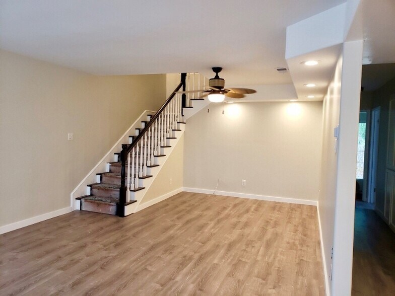 Building Photo - 3357 Madison St