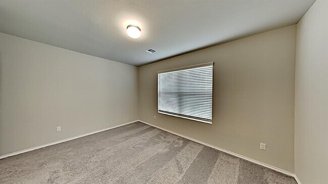 Building Photo - 1825 Sloane Dr