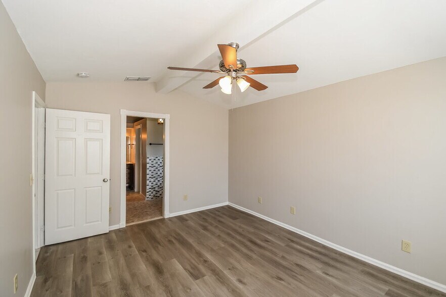 Building Photo - 3087 Golden Pond Blvd