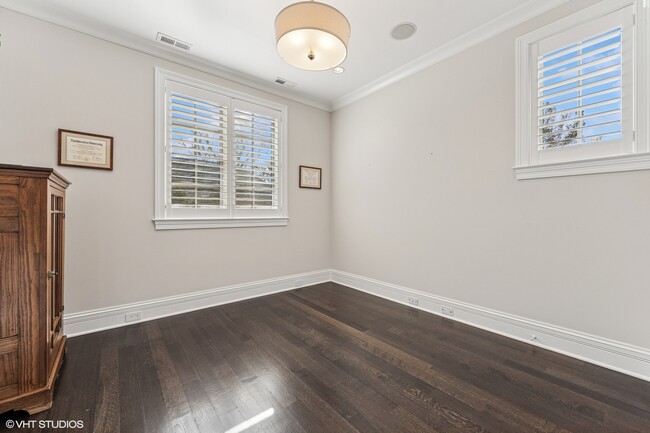 Building Photo - 159 Abingdon Ave