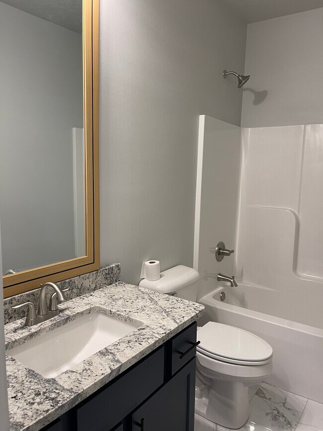 Building Photo - Twin home - 109