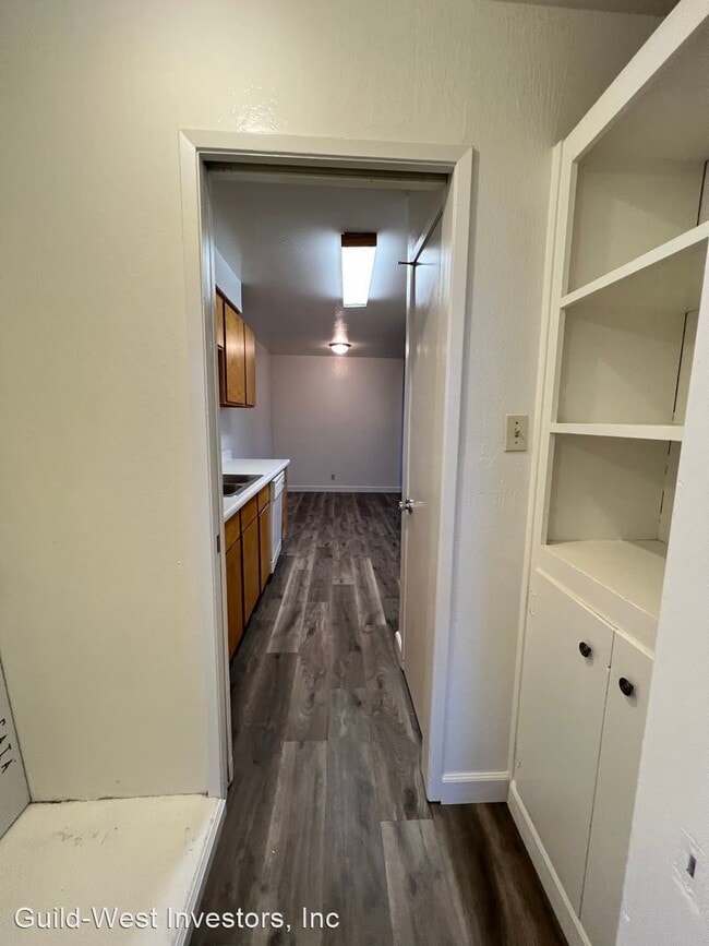 Building Photo - 2 br, 2 bath House - 7965 Leona Way #C