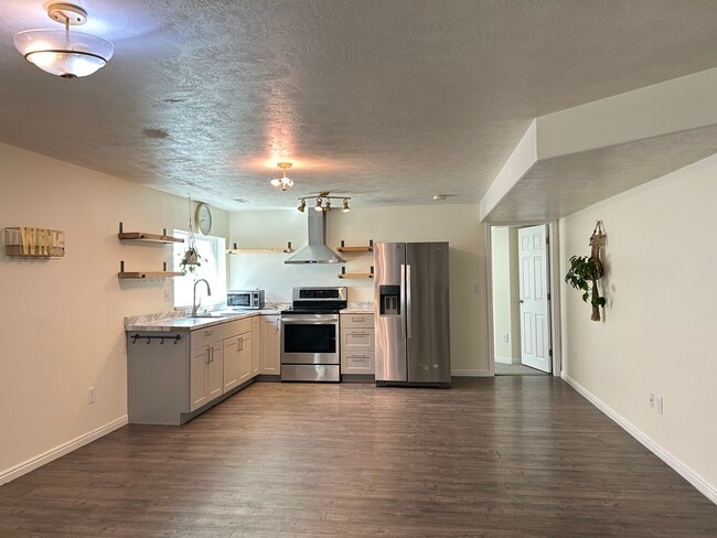 Building Photo - 5665 Piney View Ct