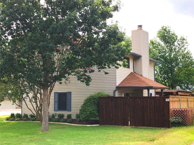Building Photo - 3609 Alexandria Dr