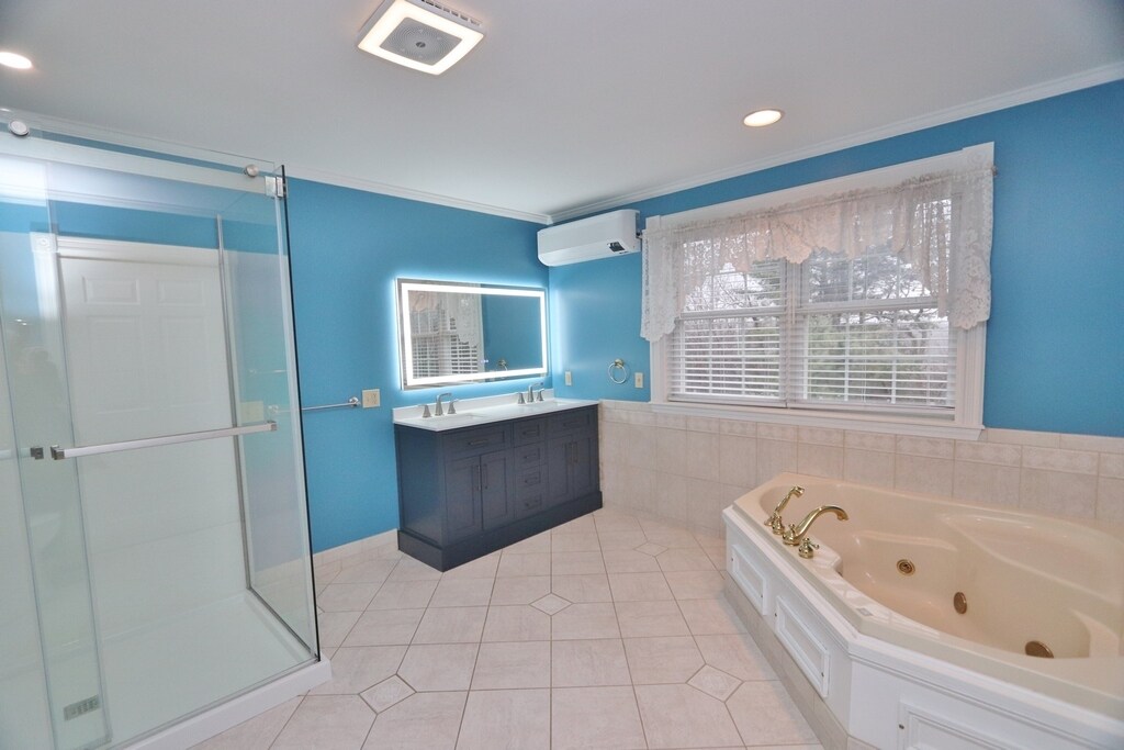 Building Photo - 21 Longmeadow Dr