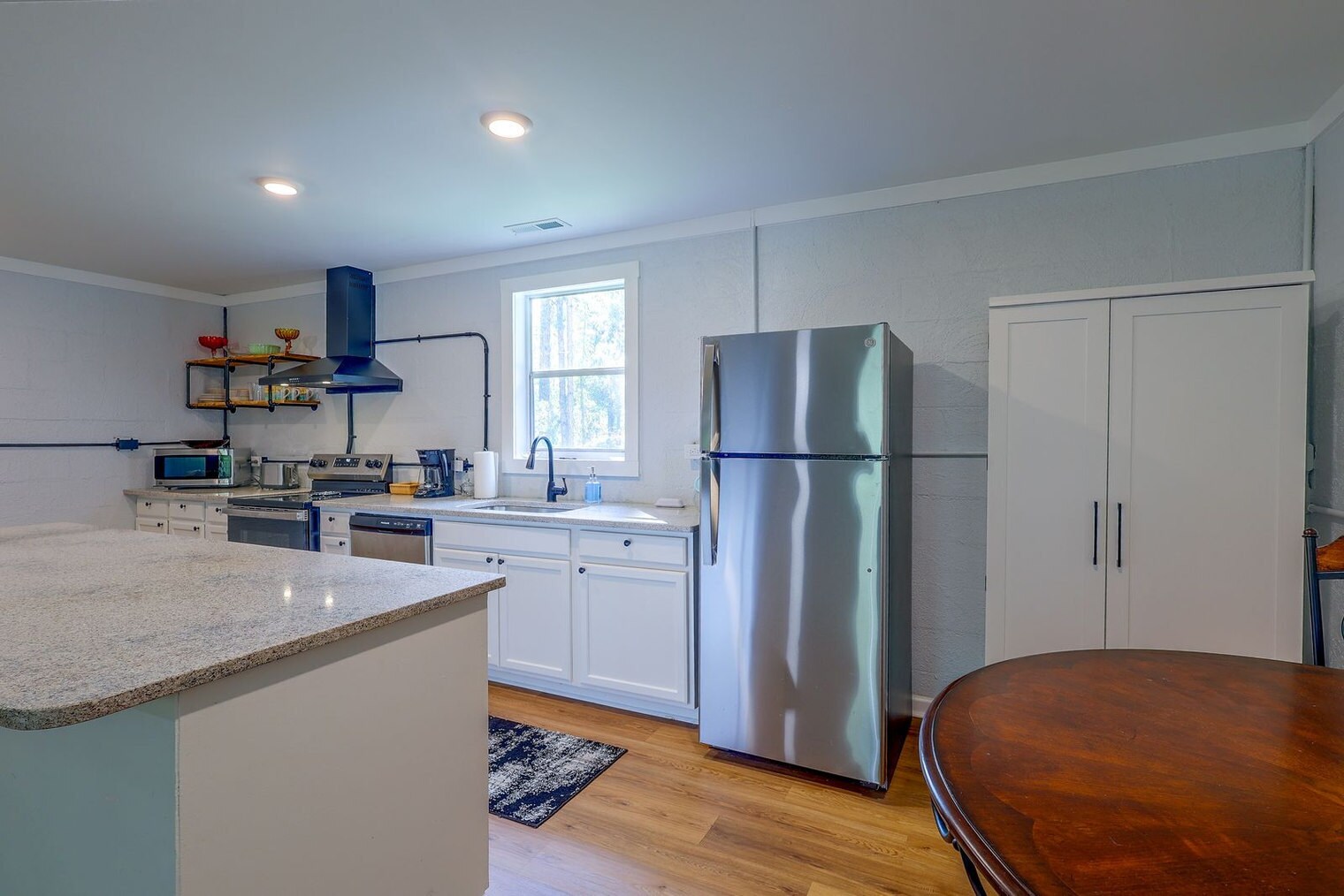 Building Photo - 369 Tanglewood Acres Dr