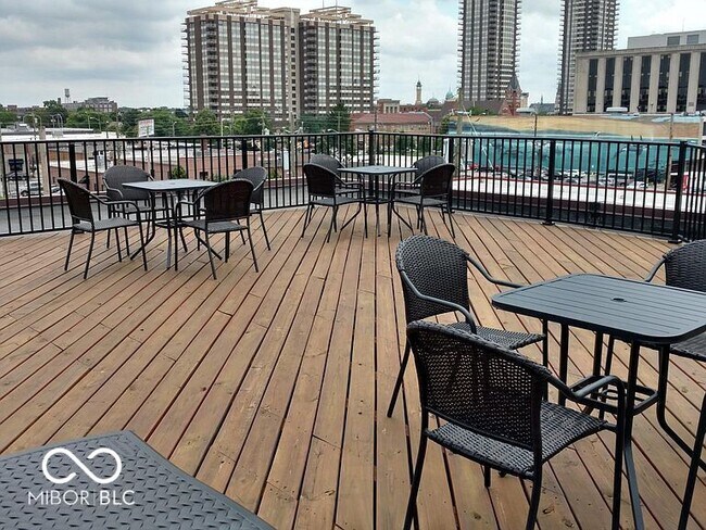 Building Photo - 829 N Pennsylvania St