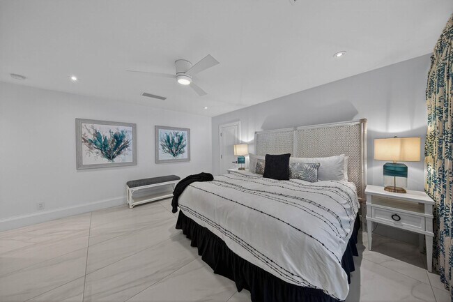 Building Photo - 3109 NE 42nd Ct