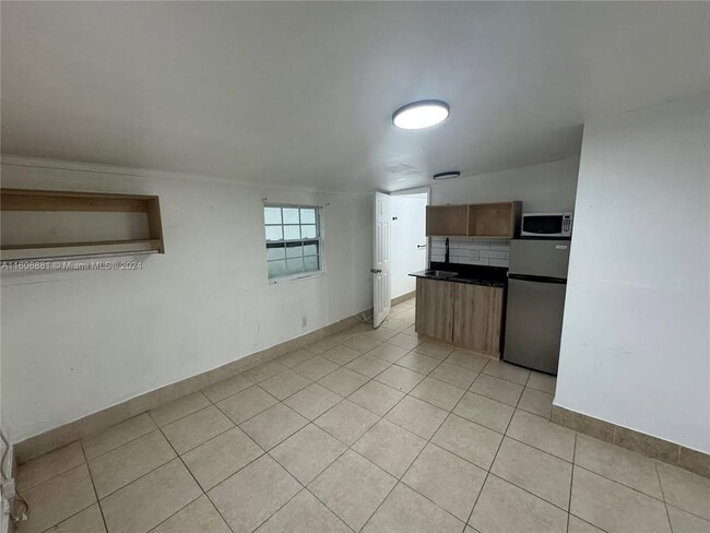 Primary Photo - 624 NW 15th Ave