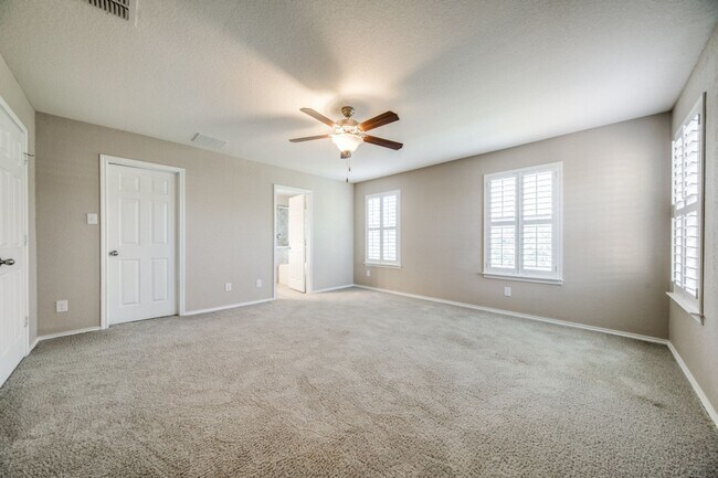 Building Photo - 3 Bedroom 2 1/2 bath Park Vista Subdivision
