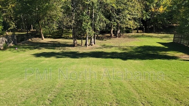 Building Photo - 130 Creekmound Dr