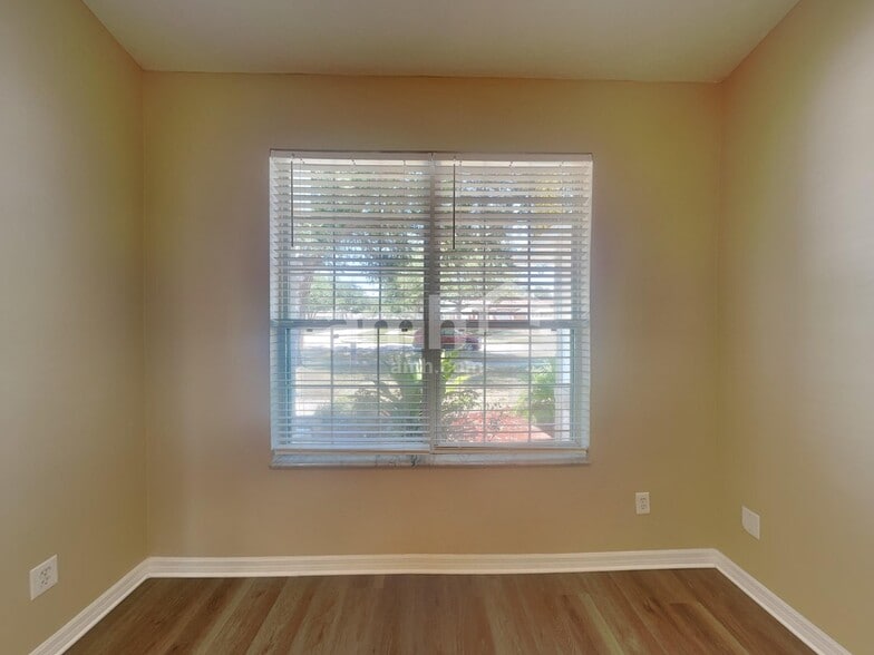 Building Photo - 1075 Princeton Dr