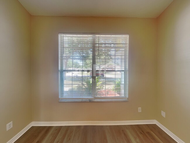 Building Photo - 1075 Princeton Dr