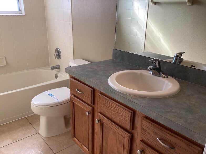 Building Photo - 1419 Hunterman Ln