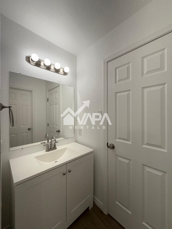 Building Photo - 13535 Coleridge St