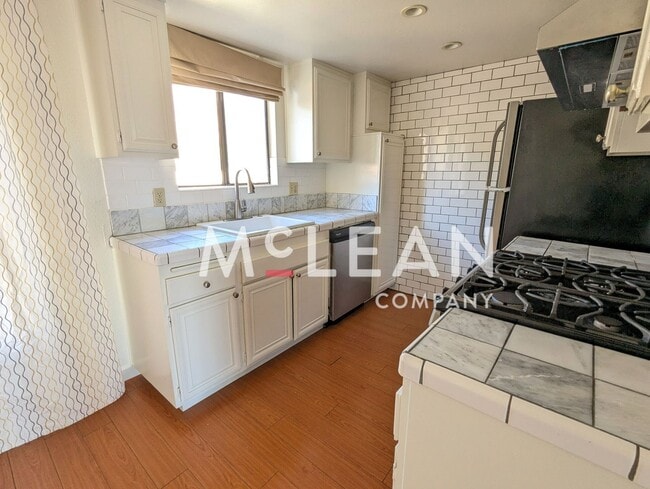 Building Photo - Amazing One Bedroom in South Palm Springs