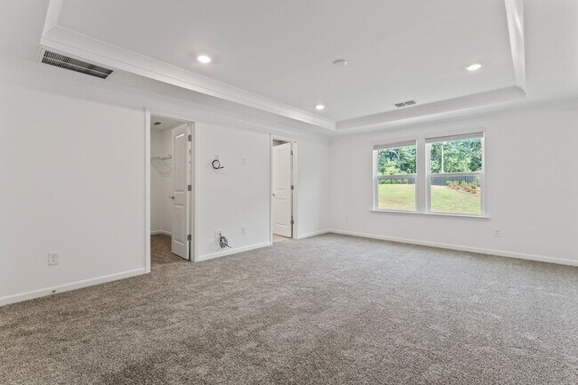 Building Photo - 5 Bed + 3 Bath Single Family Home in Charl...