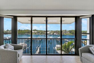 Building Photo - 543 Bay Colony Dr N