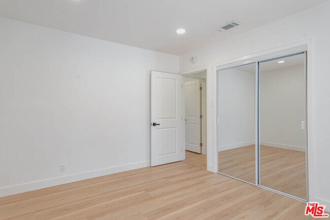 Building Photo - 6627 Ranchito Ave