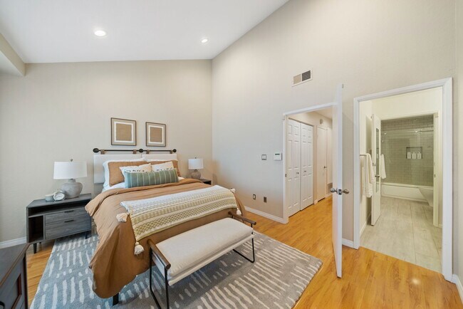 Building Photo - 12841 Forest Dr